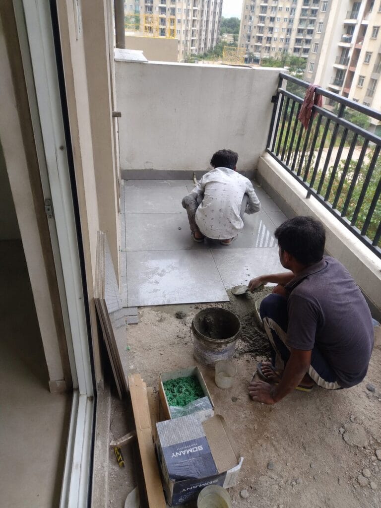 Office cubicle installation by Aarna Constructions in Greater Noida